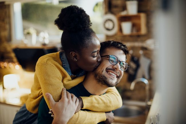 男性を依存させる女性の行動　キス