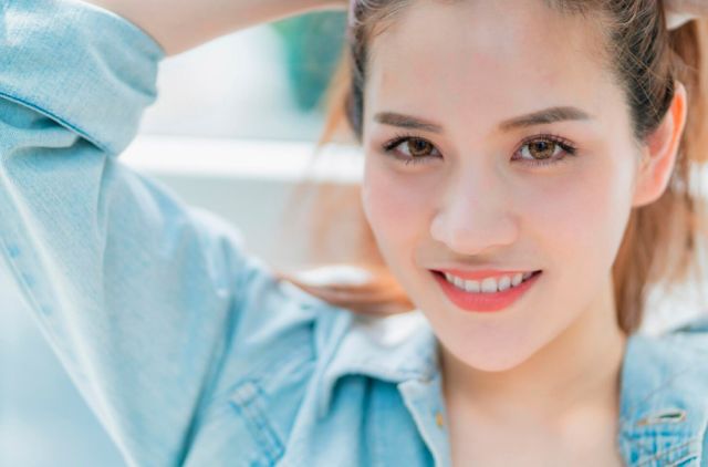 前を見つめる女性　自分に自信を持つ　自分を大切にする